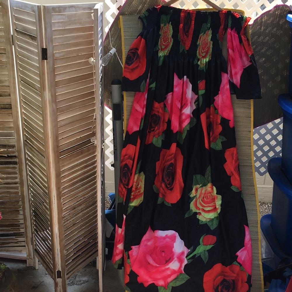 Floral maxi dress with bell sleeves